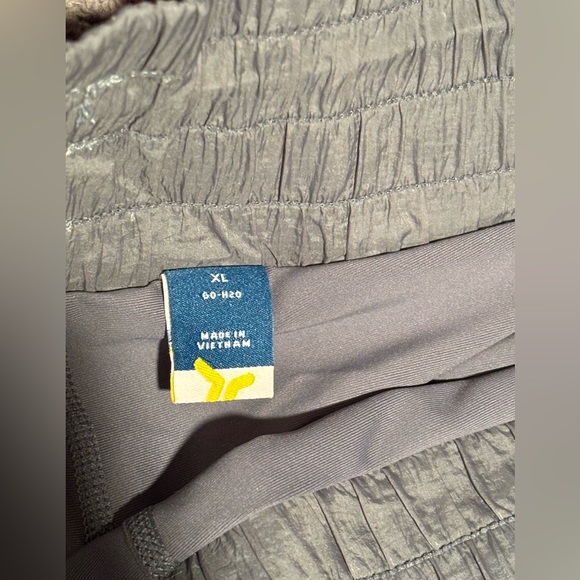 Athletic shorts - Picture 2 of 4